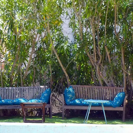 Spacious And Bright House With Swimming Pool Vakantiehuis