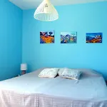 Spacious And Bright House With Swimming Pool بيت للعطل *