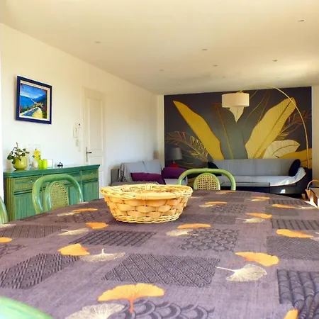 Spacious And Bright House With Swimming Pool * Bandol