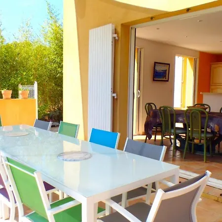 Spacious And Bright House With Swimming Pool Bandol
