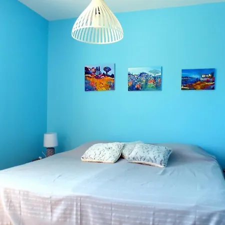 Spacious And Bright House With Swimming Pool Bandol