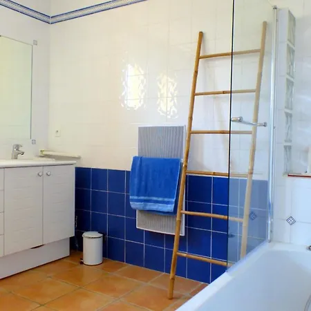 Spacious And Bright House With Swimming Pool Dom wakacyjny
