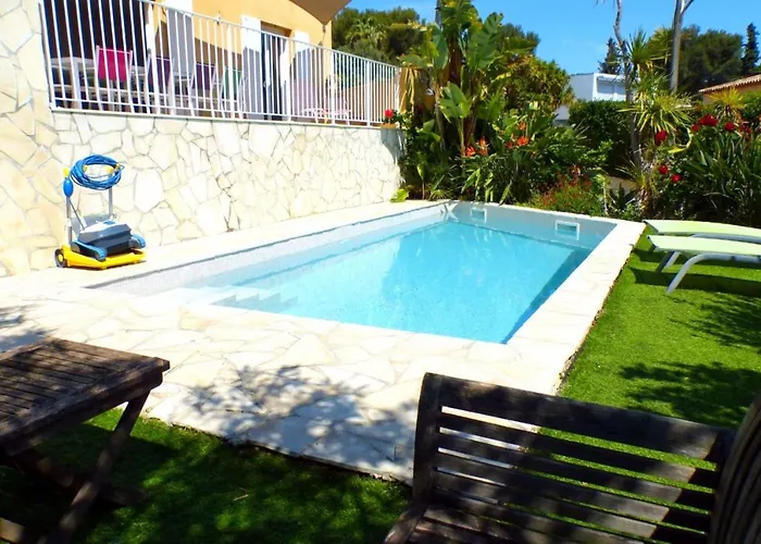 Spacious And Bright House With Swimming Pool * Bandol