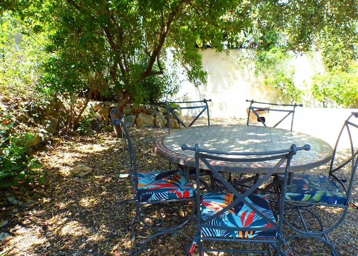 בית נופש Spacious And Bright House With Swimming Pool בנדול